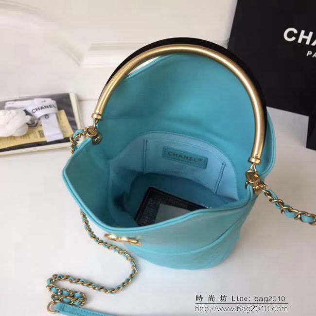 香奈兒CHANEL淺藍Chanel A57861 2018早秋Paris-Hamburg復古風小羊皮水桶包鏈條包DSC1489